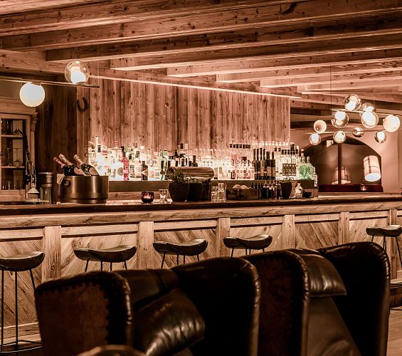 Lounge & Bar