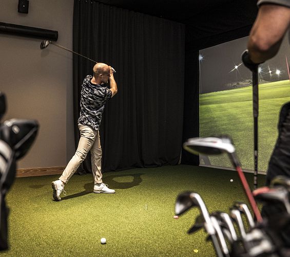 Indoor Golf